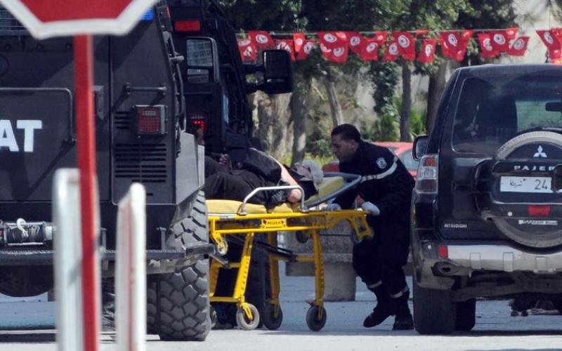 Attentat à Tunis : l'enquête avance dans un pays sous le choc