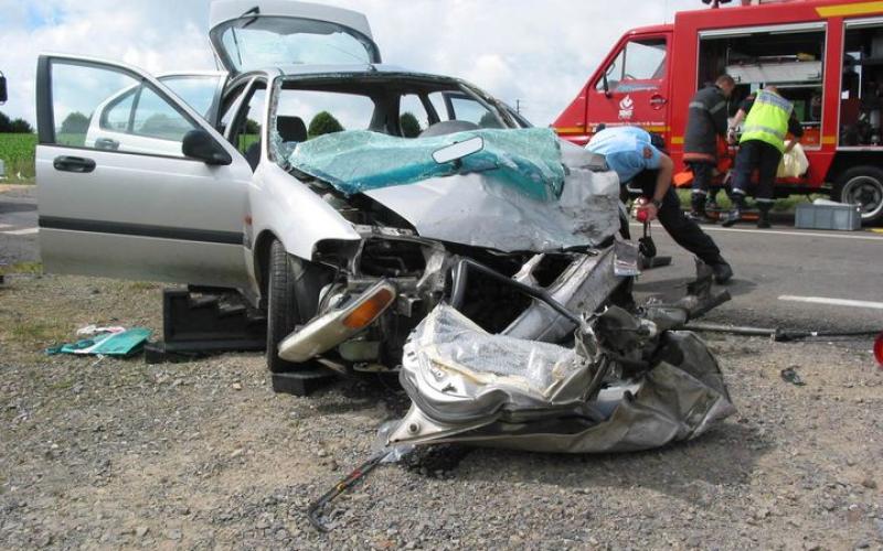 Bousse : une jeune femme meurt sur la route