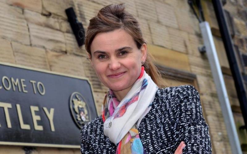 Grande-Bretagne : une députée pro européenne assassinée en pleine rue