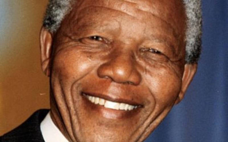 Le monde entier rend hommage à Nelson Mandela