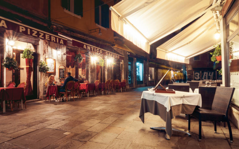 Les restaurants et les musées rouvrent en Italie