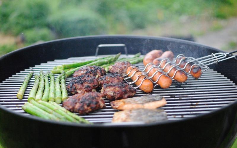 Moselle-Est : un barbecue mal éteint, envoie 4 personnes aux urgences