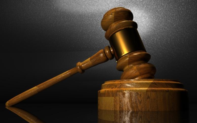 Moselle : il insulte, frappe… et mord des policiers