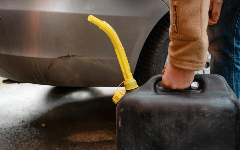 Moselle : remplir un bidon de carburant dans les stations est désormais interdit 