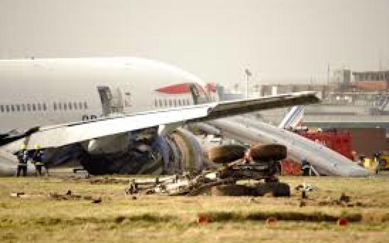 Taïwan : un avion s'échoue dans une rivière  	
