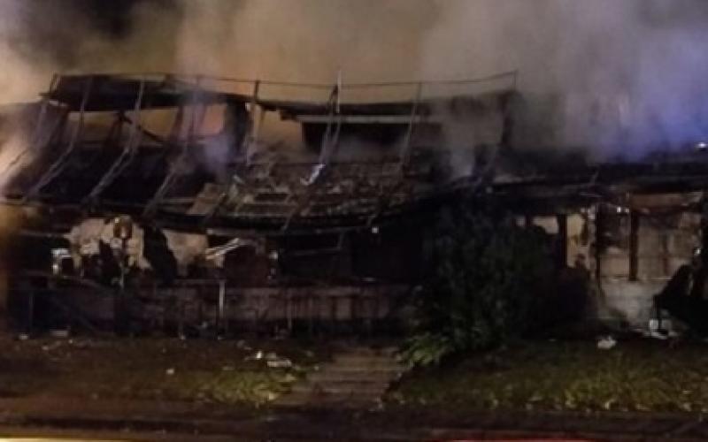 Un fast-food ravagé par les flammes en Moselle-Est