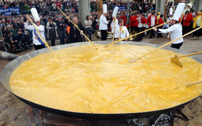 Une omelette géante