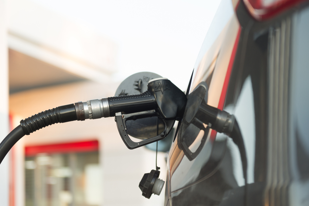Carburants : le gouvernement menace d'"intervenir" pour débloquer les dépôts
