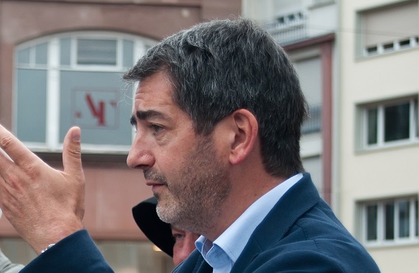 Covid-19 : le président du Grand-Est veut plus de tests salivaires dans le milieu scolaire