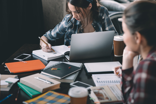 Covid-19 : un "chèque de soutien psychologique" pour les étudiants