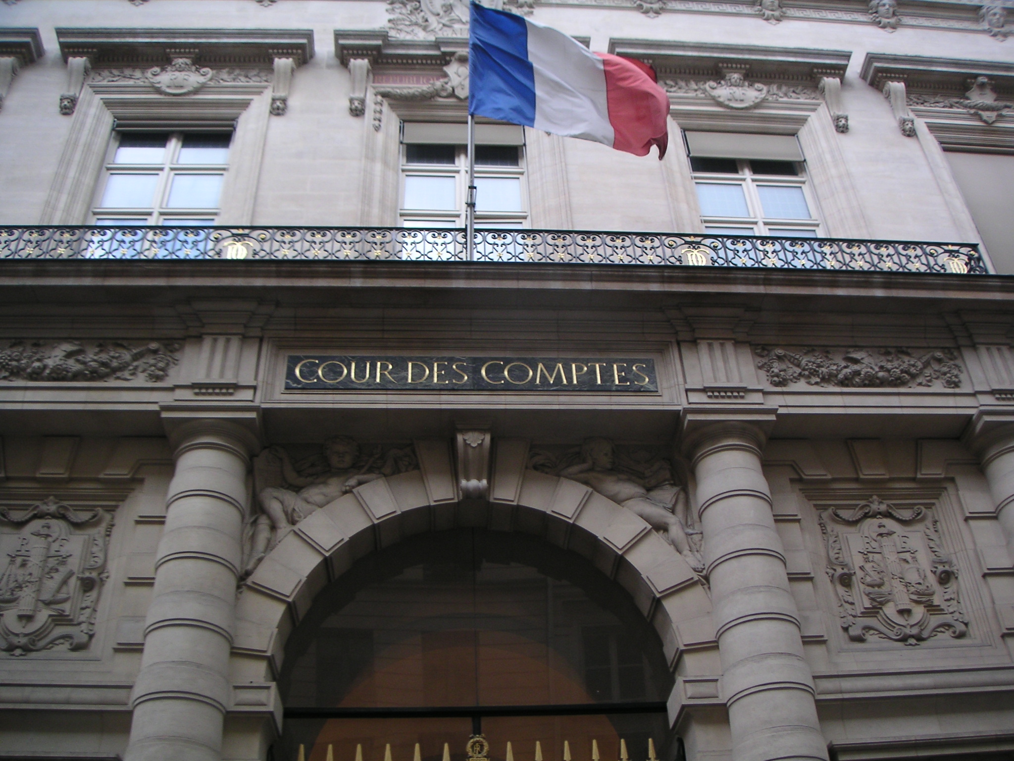 Déficit public de 4% et 2000 milliards de dette selon la Cour des Comptes