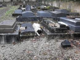 Dégradations au cimetière de Tracy-sur-Mer