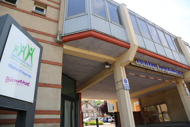 Fabien Engelmann en colère contre la fermeture temporaire de lits à l’Hôpital d’Hayange