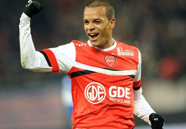 FC Metz : Mathieu Dossevi présenté