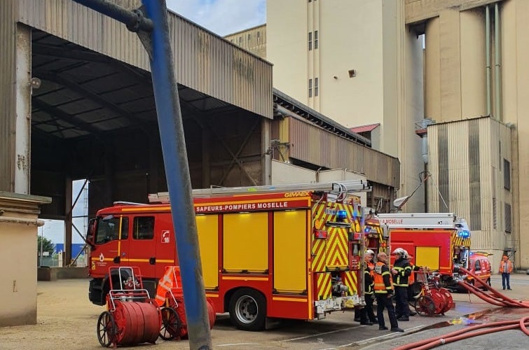 Feu de silos au port de Metz