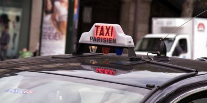 Grogne des taxis : le gouvernement reporte les immatriculations de VTC