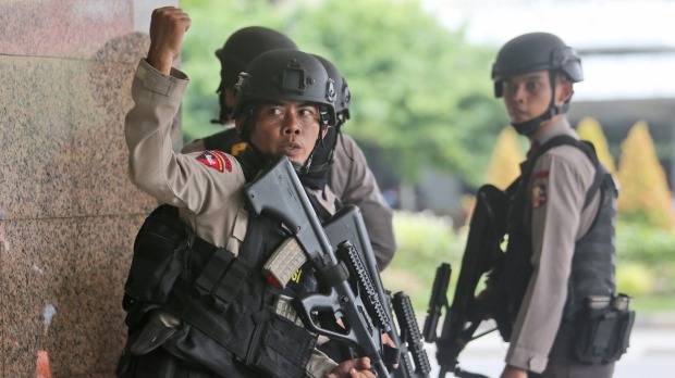 Indonésie : explosion et fusillade à Jakarta, au moins six morts.