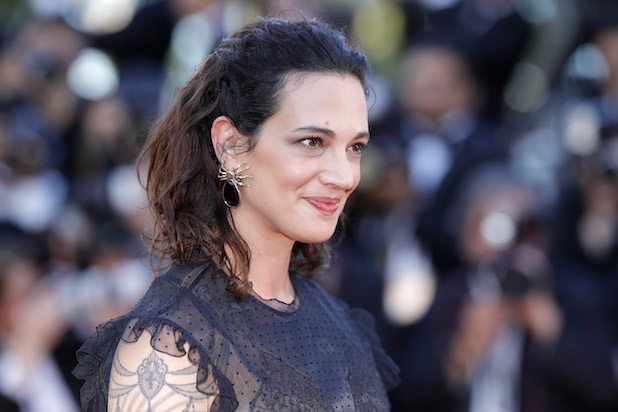 L'actrice italienne Asia Argento aurait payé un homme qui l'accuse d'agression sexuelle