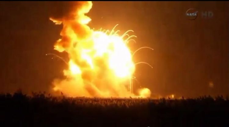 La fusée Antares explose en plein décollage