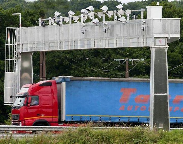 Le gouvernement résilie son contrat avec Écomouv'
