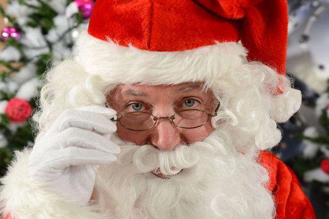 Le Père Noël est passé chez LOR'FM et il vous a amené plein de cadeaux !