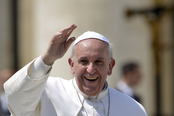 Le Pape sera en France en 2015
