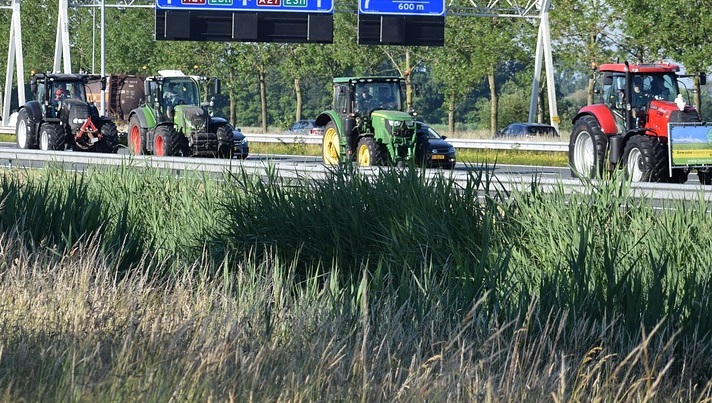 Les agriculteurs de Moselle bloquent l'A31 et l'A320