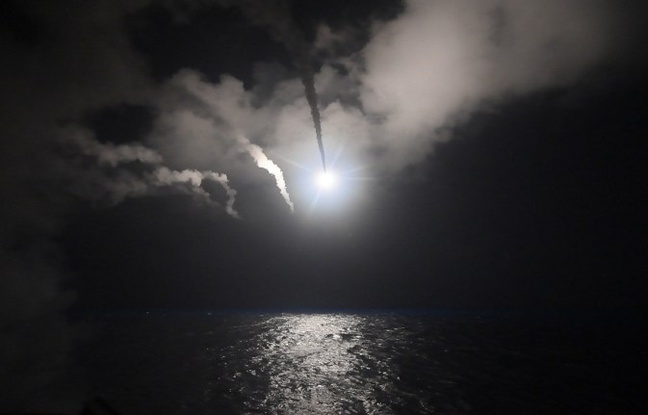 Les Etats-Unis frappent la Syrie, Moscou suspend l'accord avec Washington