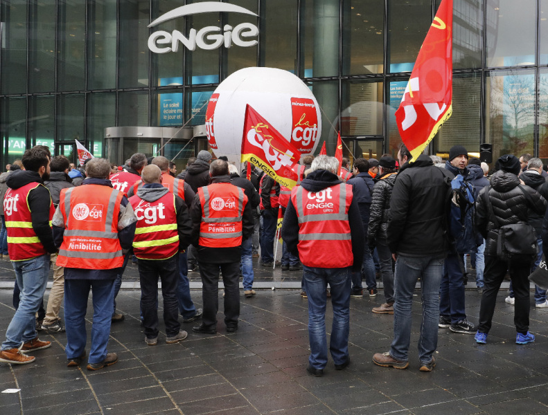 Les salariés d'EDF et la grève qui pourrait affecter la production d'électricité
