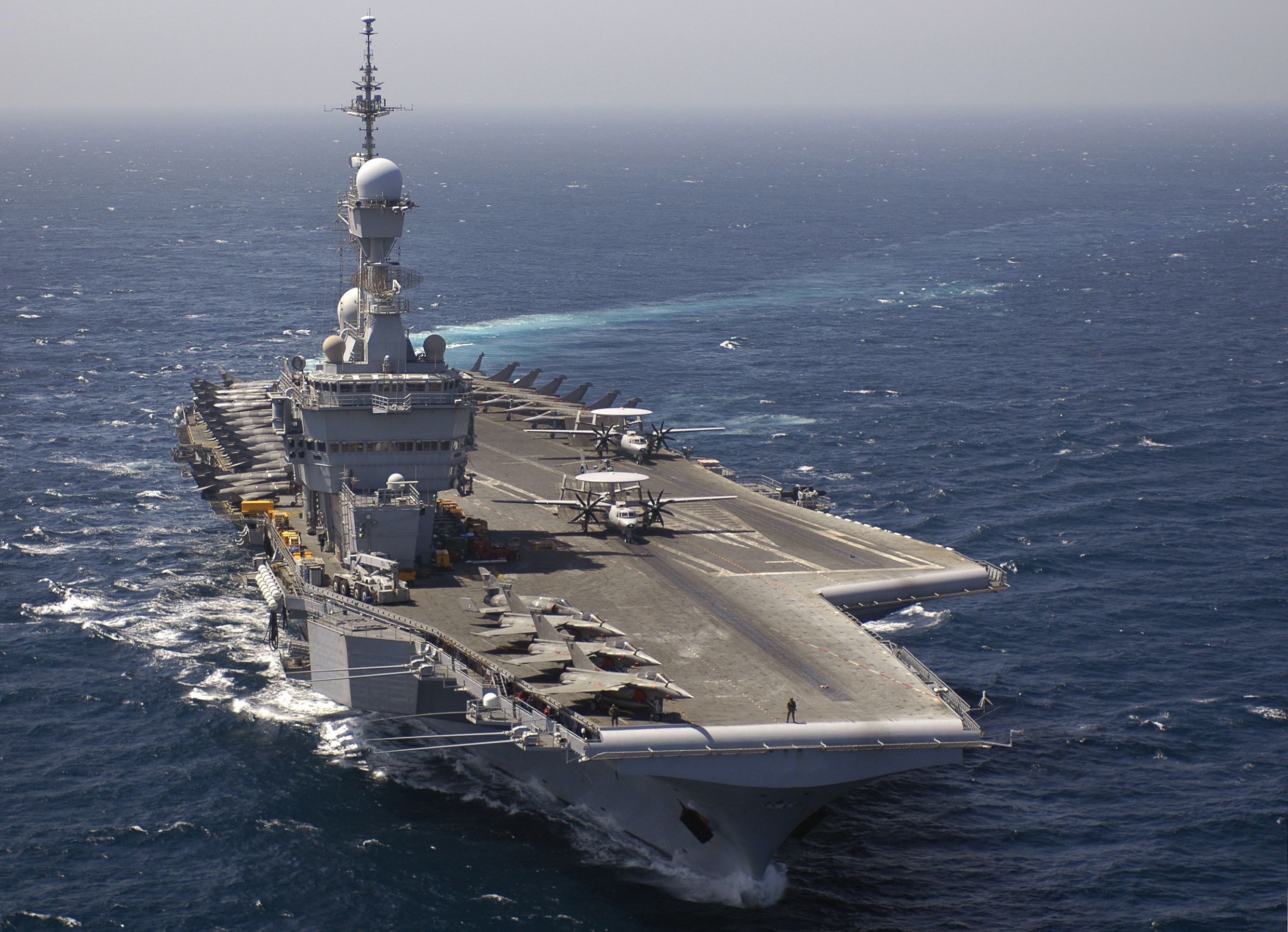 Lutte contre Daesh : le porte-avions Charles de Gaulle va pouvoir agir sur le terrain