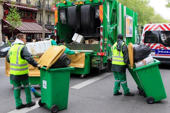 Luxembourg : un jeune homme retrouvé dans une benne à ordure par les éboueurs, un drame évité de justesse