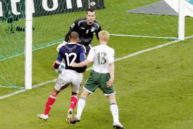 Main de Thierry Henry : la FIFA a acheté le silence de l'Irlande