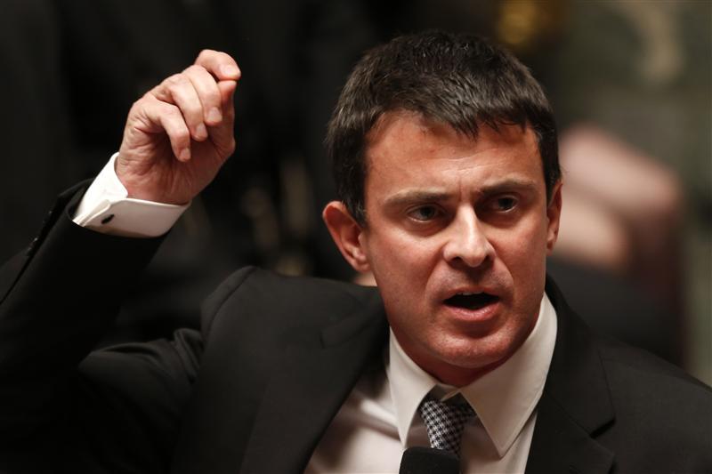 Manuel Valls exclut d'étendre la déchéance de nationalité à tous les Français