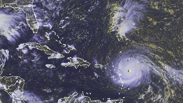 Maria,  ouragan de catégorie maximale à l'approche de la Guadeloupe