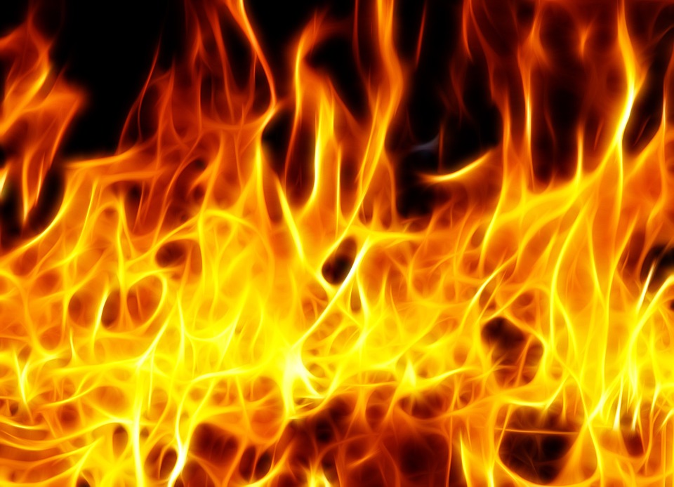 Marly : l’entrepôt de Onet Services dévasté par le feu