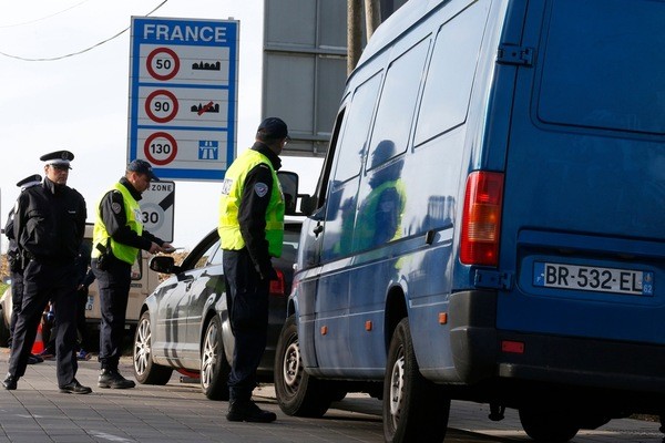 Menace terroriste : la France continue ses contrôles aux frontières