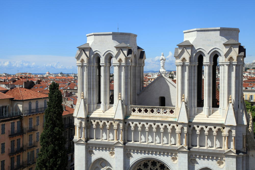 Nice : 3 morts et plusieurs blessés après une attaque au couteau
