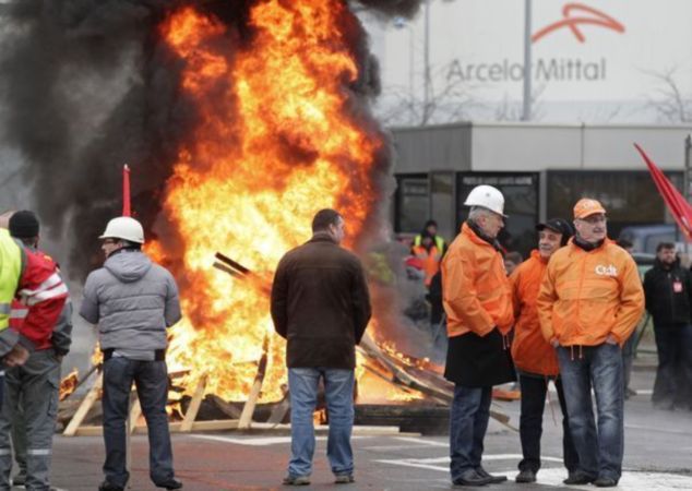 Nouvelle opération coup de poing des métallos