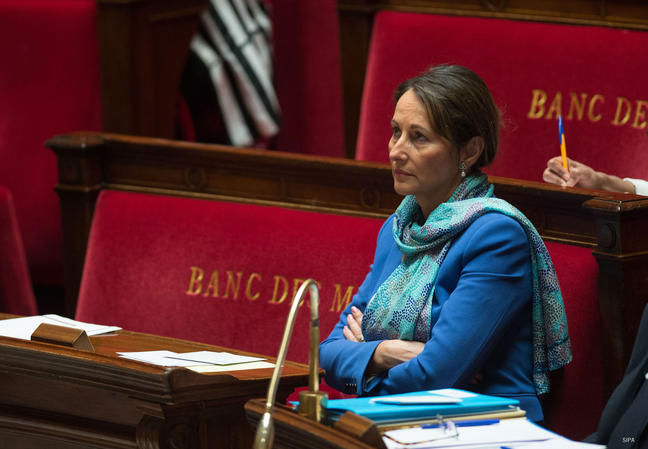 Ségolène Royal annonce un « rapprochement » des taxes sur l’essence et le diesel