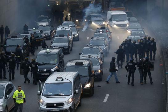 Taxis, enseignants, fonctionnaires : un mardi marqué par les grèves