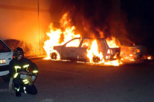 Un corps calciné dans une voiture à Marseille