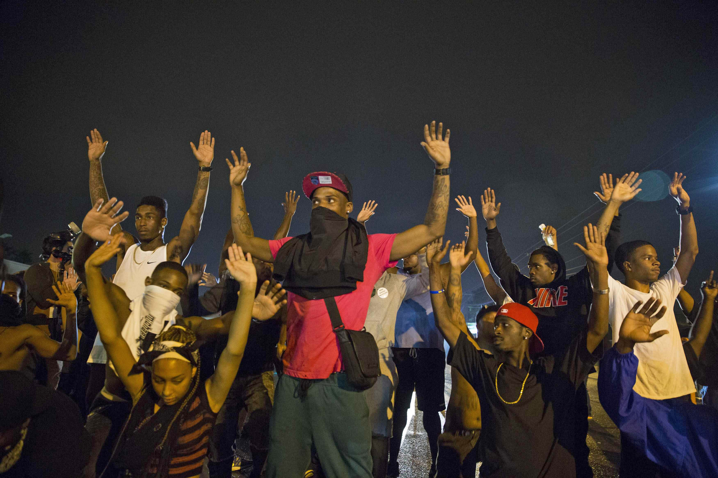 USA : la ville de Ferguson s'embrase après la non-inculpation d'un policier blanc
