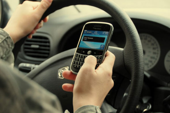 Vers la suspension du permis pour conduite avec téléphone au volant