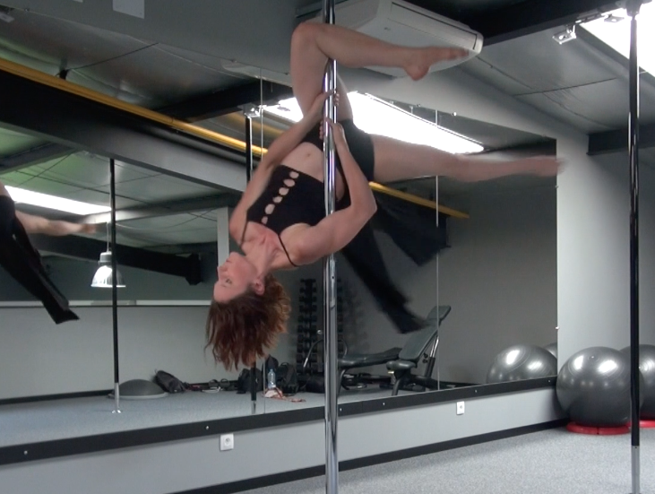 { VIDEO } : Pole Dance - quand le sport et la poésie se rencontrent !